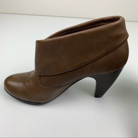 Söfft Tan Leather Heeled Bootie size 7 - Picture 6 of 9